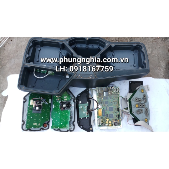 BÀN  THỜ ĐIỀU KHIỂN XE THẢM NHỰA VOGELE