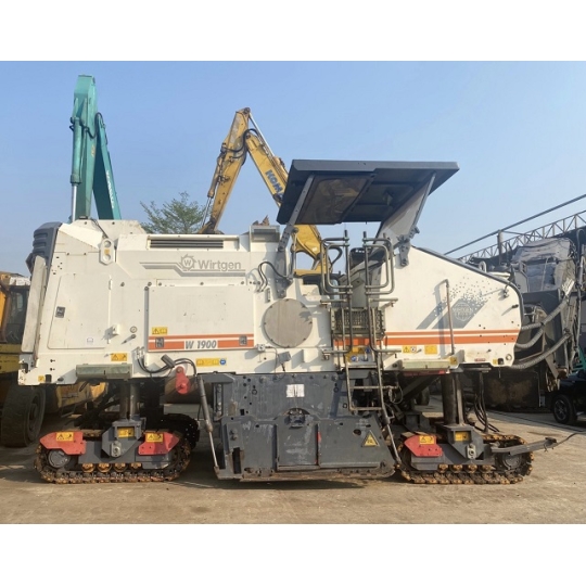 XE CÀO BÓC WIRTGEN W1900