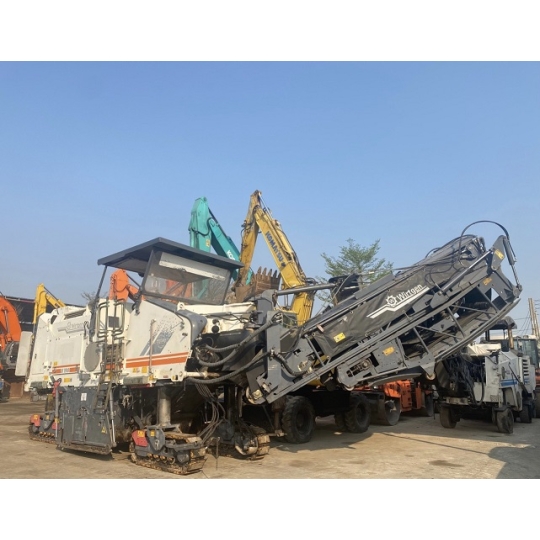 XE CÀO BÓC WIRTGEN W1900
