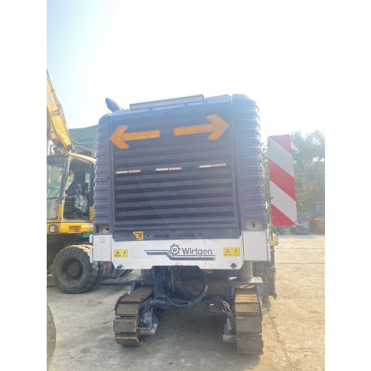 XE CÀO BÓC WIRTGEN W1900