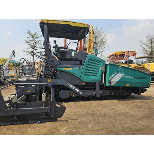 XE THẢM NHỰA ĐƯỜNG VOGELE SUPER 1900-3